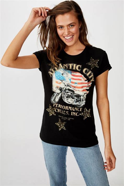 Stylish Buckle Womens Graphic Tees - Express Your Personality!